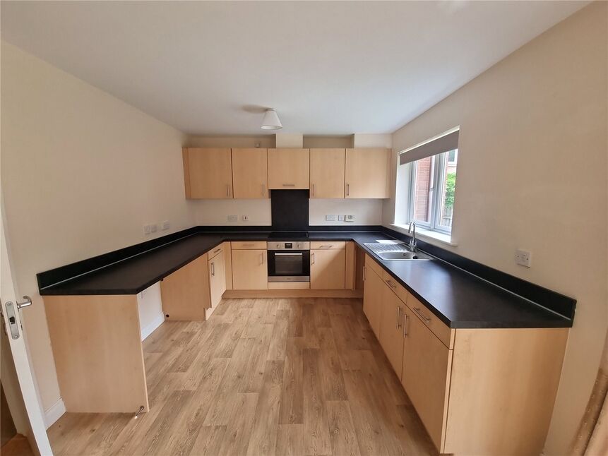 3 bedroom Mid Terrace House for sale