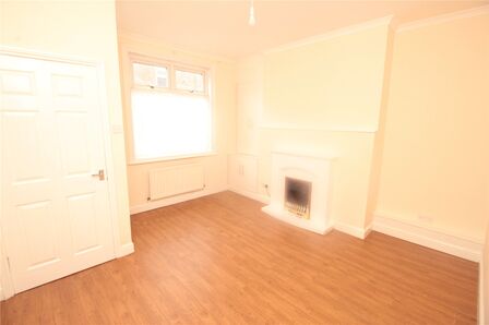 2 bedroom Mid Terrace House for sale