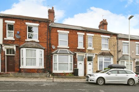 3 bedroom Mid Terrace House for sale