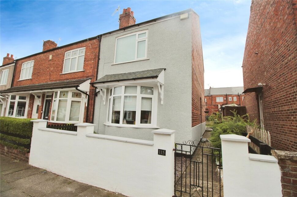 2 bedroom End Terrace House for sale