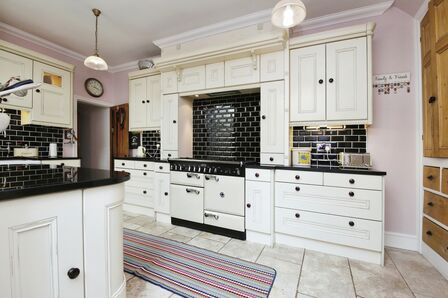 Burleigh Place, 4 bedroom End Terrace House for sale, £325,000