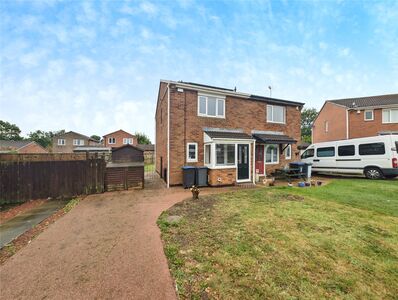 Layton Court, 2 bedroom Semi Detached House to rent, £650 pcm