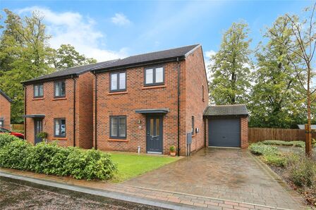 Hallside, 3 bedroom Detached House for sale, £310,000