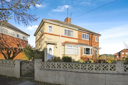 Baytree Road, 2 bedroom Semi Detached House for sale, £135,000