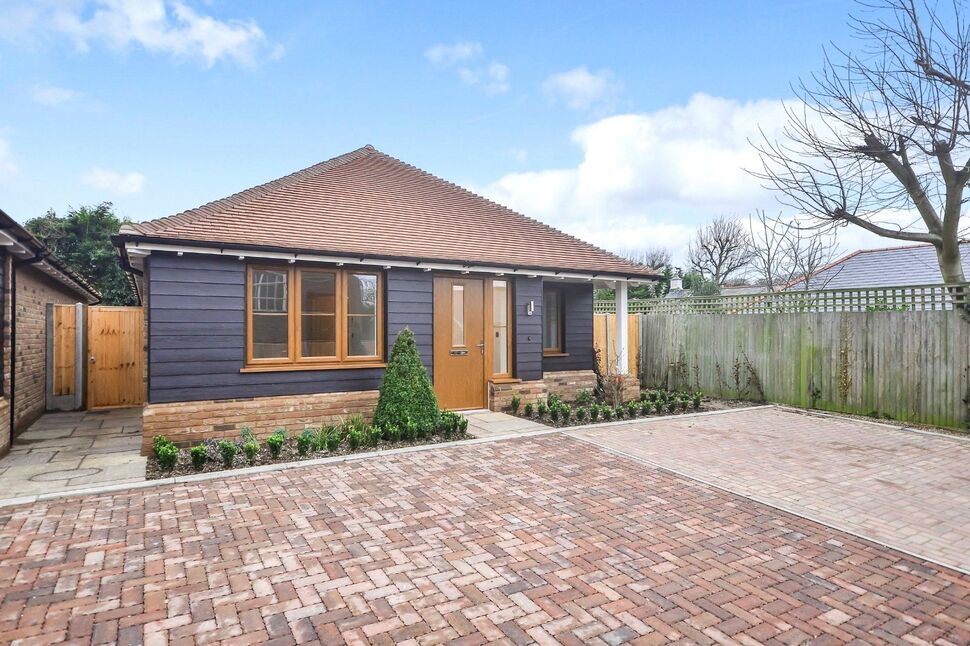 2 bedroom Detached Bungalow for sale