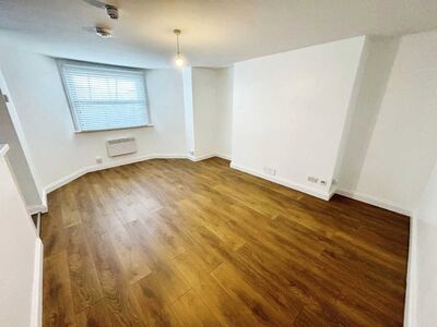The Strand, 1 bedroom  Flat to rent, £700 pcm