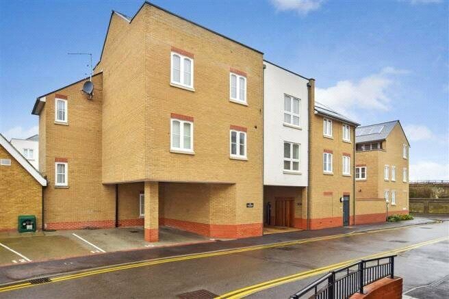 Main image of 2 bedroom  Flat for sale, Out Downs, Kent, CT14