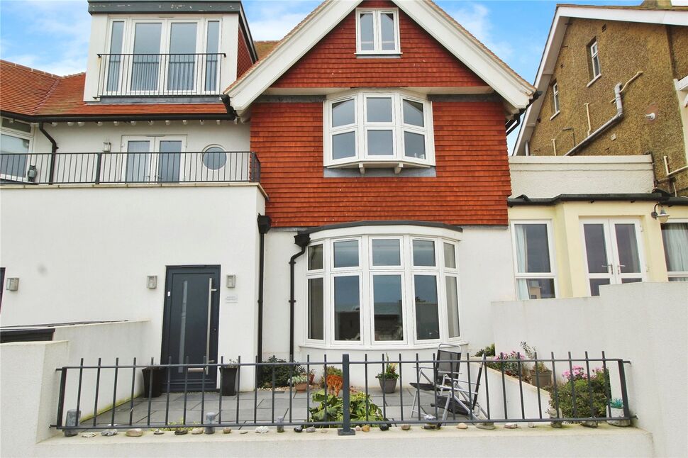 Main image of 2 bedroom  Flat for sale, The Marina, Deal, Kent, CT14