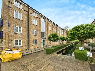 Mill Race, 3 bedroom  Flat to rent, £1,500 pcm