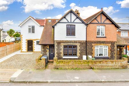 Mill Road, 3 bedroom End Terrace House for sale, £400,000