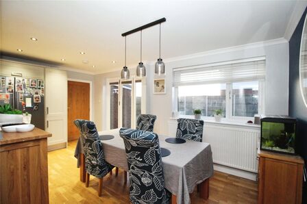 Poulders Gardens, 4 bedroom Detached House for sale, £575,000