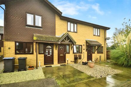 Becket Close, 2 bedroom Mid Terrace House for sale, £280,000