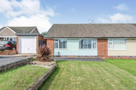 Bosworth Close, 2 bedroom Semi Detached Bungalow to rent, £750 pcm