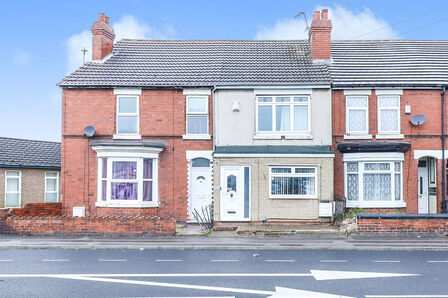 Askern Road, 3 bedroom Mid Terrace House to rent, £850 pcm