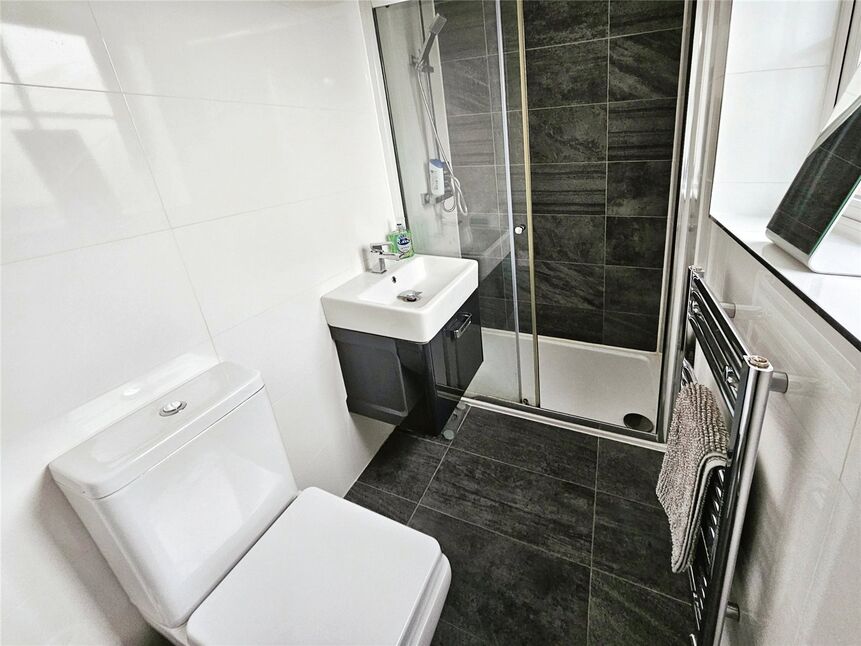 En-Suite Shower / Wc