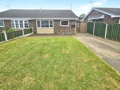 2 bedroom Semi Detached Bungalow for sale