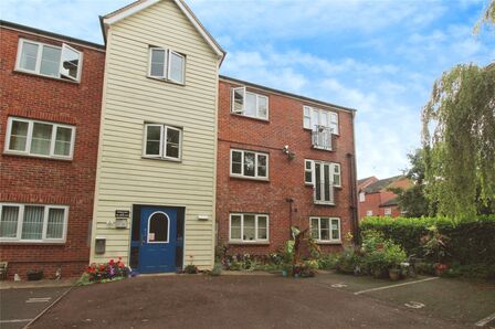 Mill Bridge Close, 1 bedroom  Flat for sale, £75,000