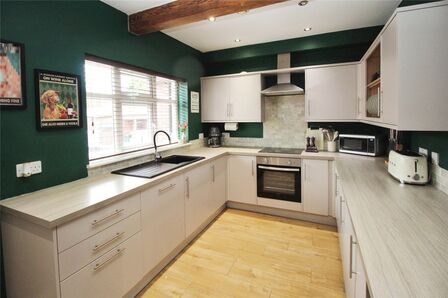 Sour Lane, 3 bedroom Mid Terrace House for sale, £200,000