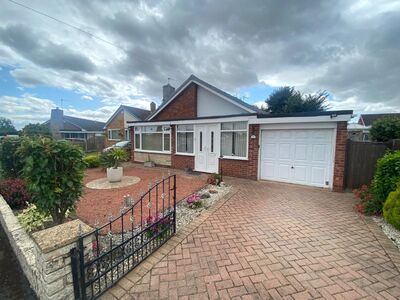 Worsley Place, 2 bedroom Detached Bungalow for sale, £215,000