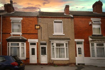 2 bedroom Mid Terrace House for sale