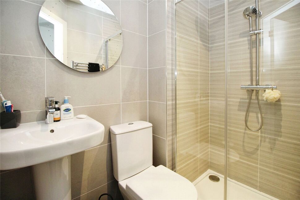 En-Suite Shower / Wc