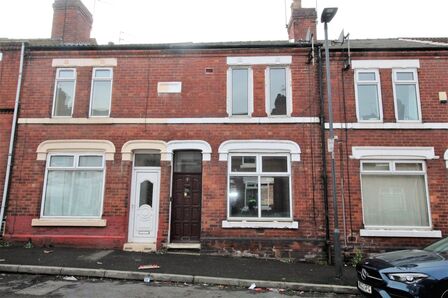 2 bedroom Mid Terrace House for sale