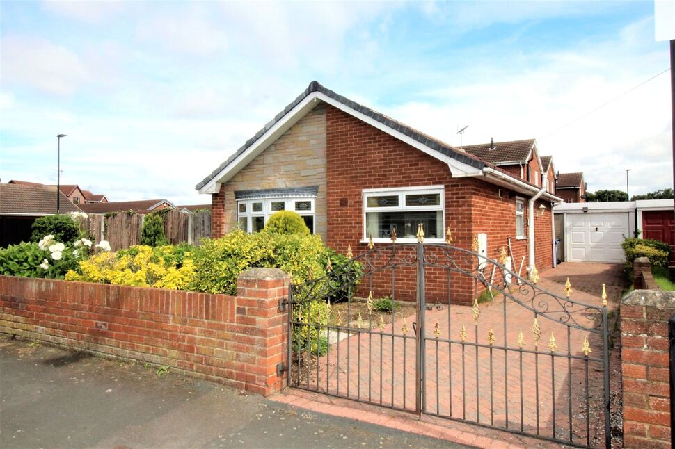 2 bedroom Detached Bungalow for sale