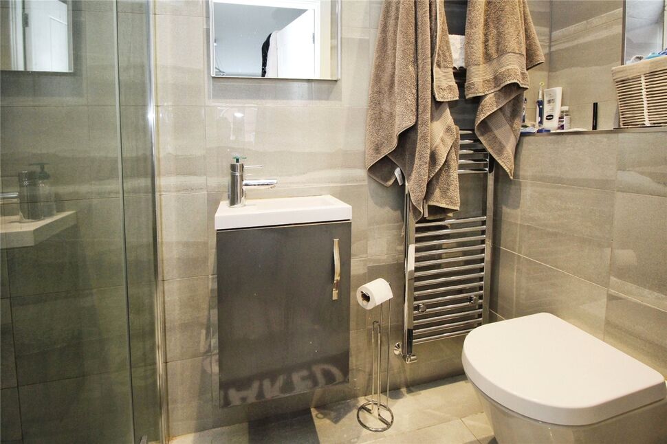 En-Suite Shower / Wc