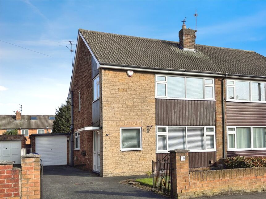 Main image of 3 bedroom Semi Detached House for sale, Linkswood Avenue, Doncaster, South Yorkshire, DN2