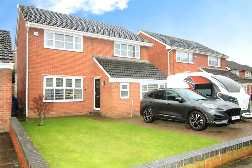 Main image of 4 bedroom Detached House for sale, Fieldside, Edenthorpe, Doncaster, DN3