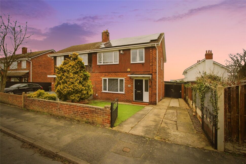 Main image of 3 bedroom Semi Detached House for sale, Victoria Avenue, Hatfield, South Yorkshire, DN7