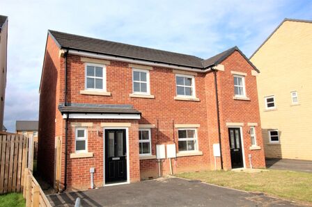 Briars Lane, 2 bedroom Semi Detached House to rent, £750 pcm