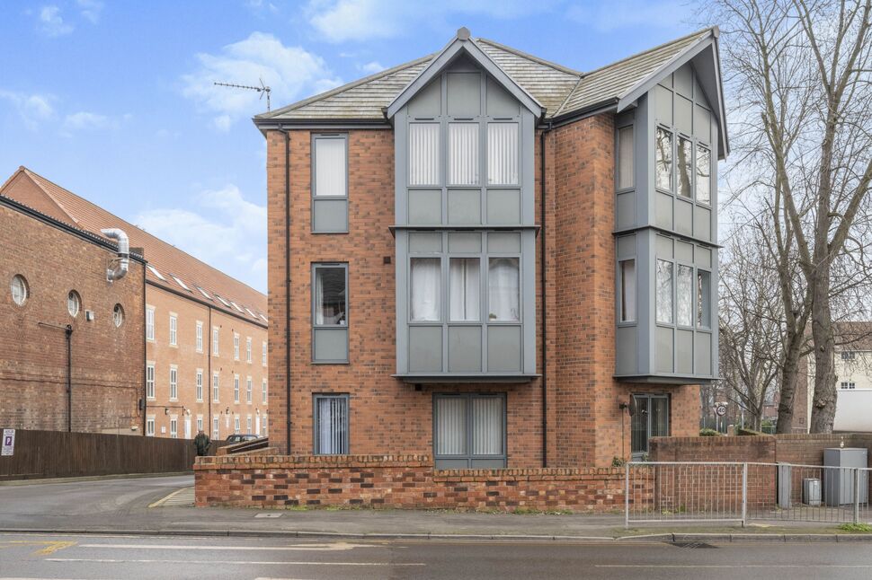 Main image of 2 bedroom  Flat to rent, Carolgate Court, Retford, Nottinghamshire, DN22