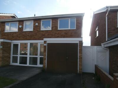 2 bedroom Semi Detached House to rent