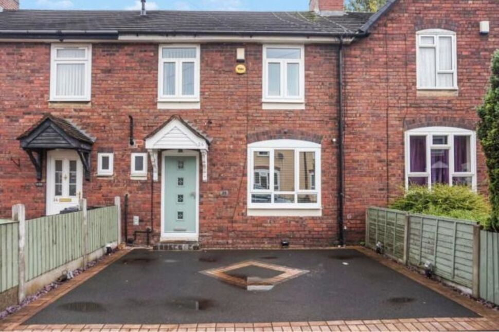 Main image of 3 bedroom Mid Terrace House to rent, Malvern Crescent, Dudley, West Midlands, DY2