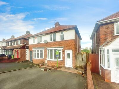 Birch Crescent, 2 bedroom Semi Detached House to rent, £900 pcm