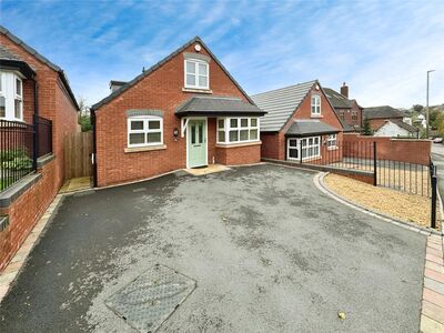 Straits Road, 3 bedroom Detached Bungalow to rent, £1,350 pcm