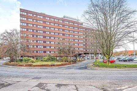 The Minories, 1 bedroom  Flat for sale, £70,000