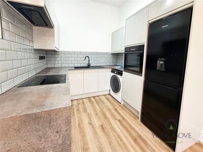 Halesowen Road, 1 bedroom  Flat to rent, £800 pcm