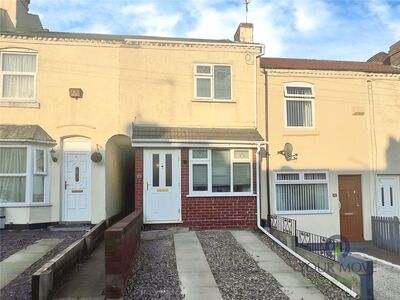 3 bedroom Mid Terrace House for sale