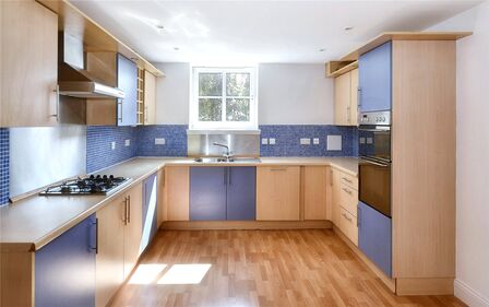 St. Leonards Hill, 3 bedroom  Flat for sale, £280,000