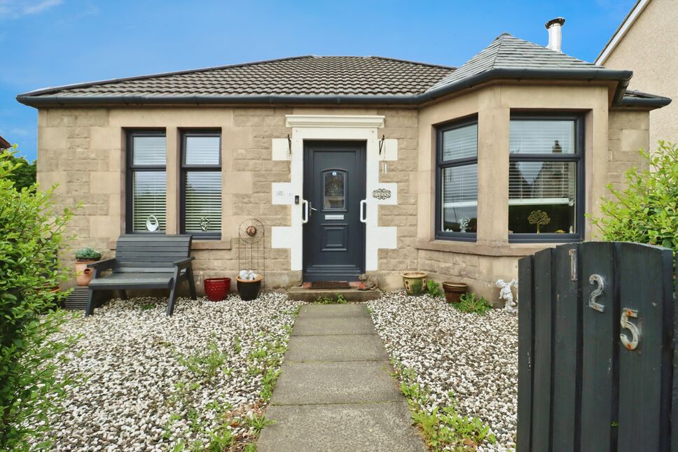 2 bedroom Detached Bungalow for sale