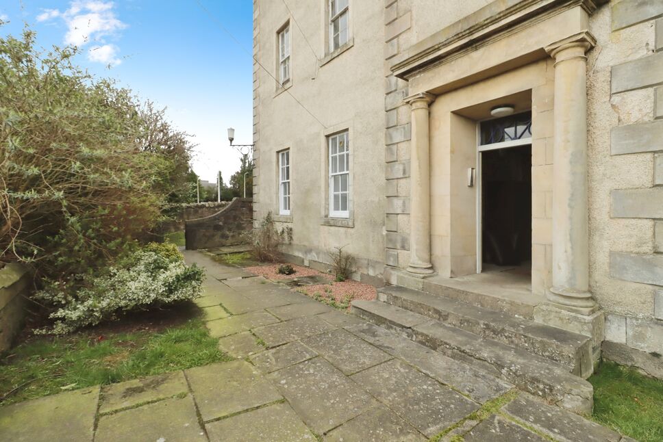 Main image of 1 bedroom  Flat for sale, Queens Court, Dunfermline, Fife, KY12