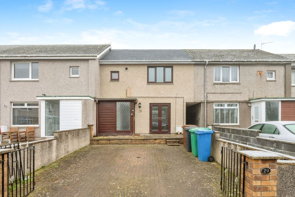 Main image of 2 bedroom Mid Terrace House for sale, Forth Gardens, Oakley, Fife, KY12