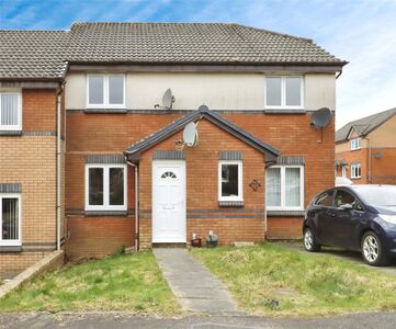 Kinnaird Place, 2 bedroom Mid Terrace House for sale, £150,000