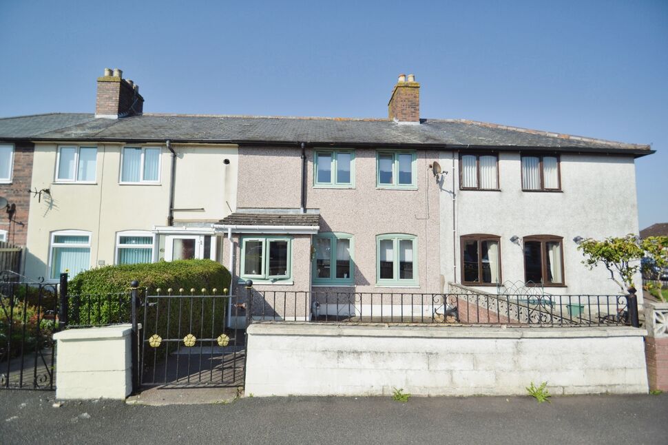 3 bedroom Mid Terrace House for sale