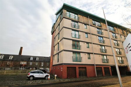 Unicorn Court,West Victoria Dock Road, 2 bedroom  Flat to rent, £1,050 pcm