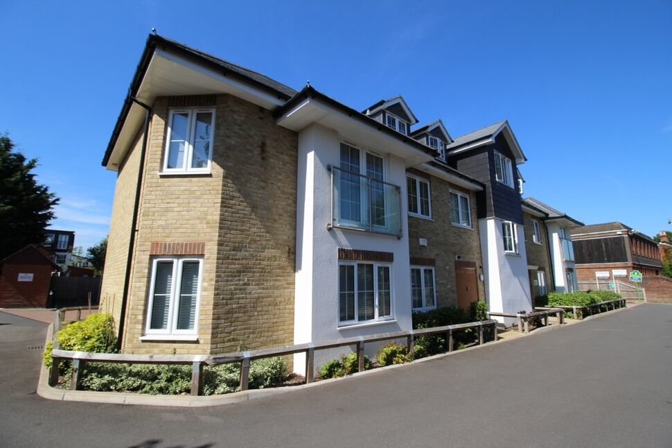 Main image of 2 bedroom  Flat to rent, Stoneylands Road, Egham, Surrey, TW20