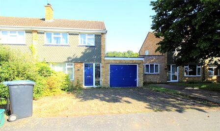 Moore Grove Crescent, 4 bedroom Semi Detached House to rent, £2,800 pcm