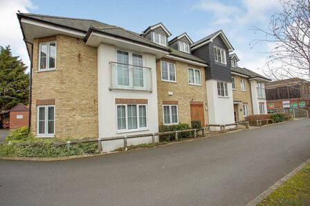 Stoneylands Road, 2 bedroom  Flat to rent, £1,650 pcm